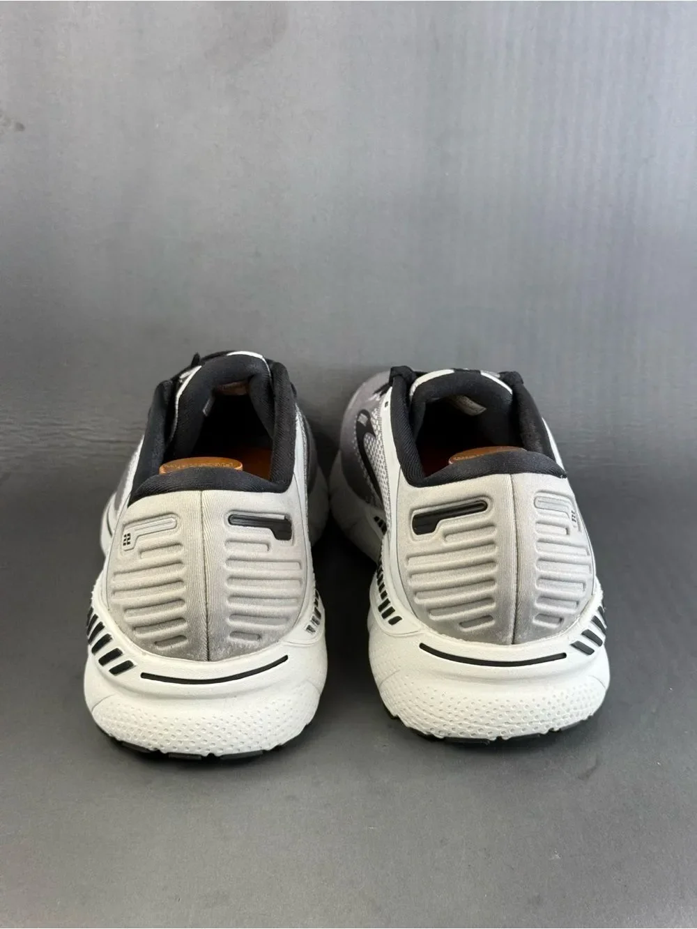 Brooks Adrenaline GTS 22 running athletic  sneaker shoes men’s size 12.5 wide